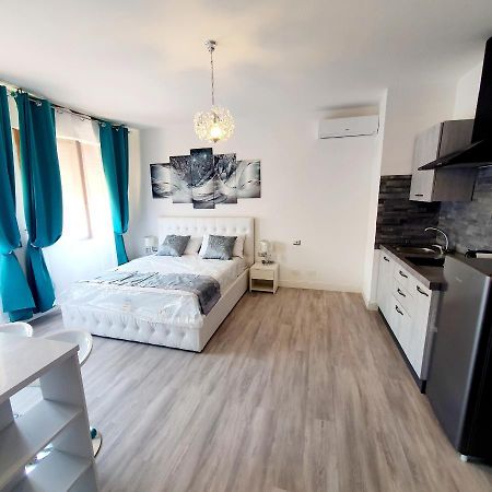 Villa Volta 3 Policlinico Монсеррато Экстерьер фото